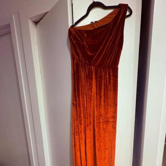 BALTIC BORN: Tatiana Velvet One Shoulder Maxi Dress - Picture 1 of 8
